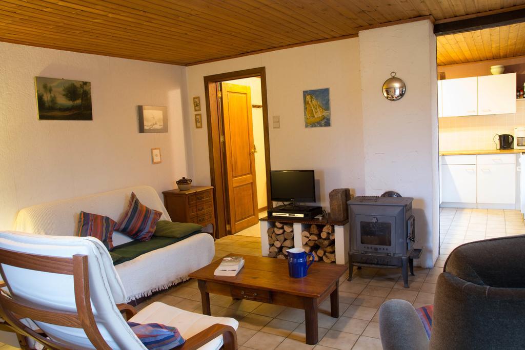 La Petite Maison Six Planes Bilik gambar